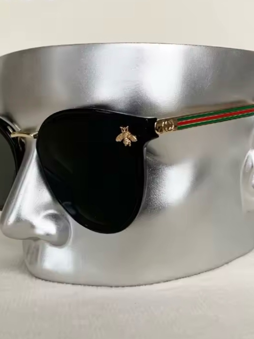 Red & Green Bee Luxury Sunglasses